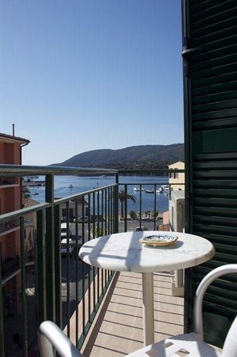 Affittacamere Vista Mare Порт-Аццурро Экстерьер фото